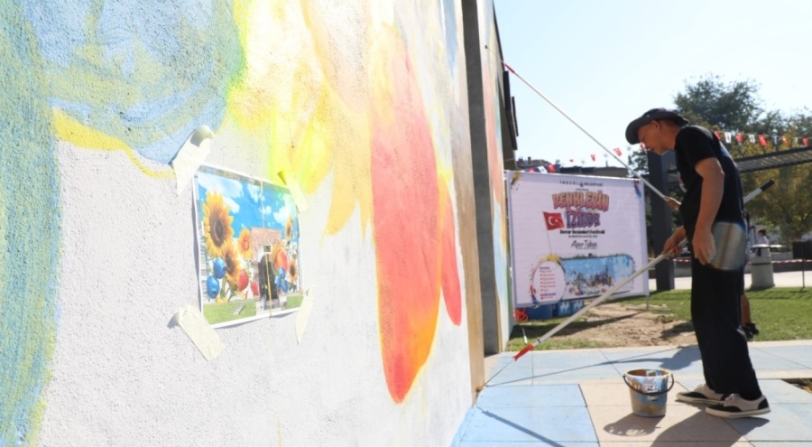 İnegöl'de renklerin izinde duvar resimleri festivali başladı
