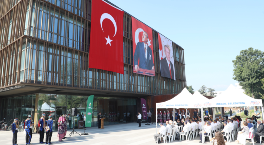 İnegöl'de Zafer Bayramı kutlandı