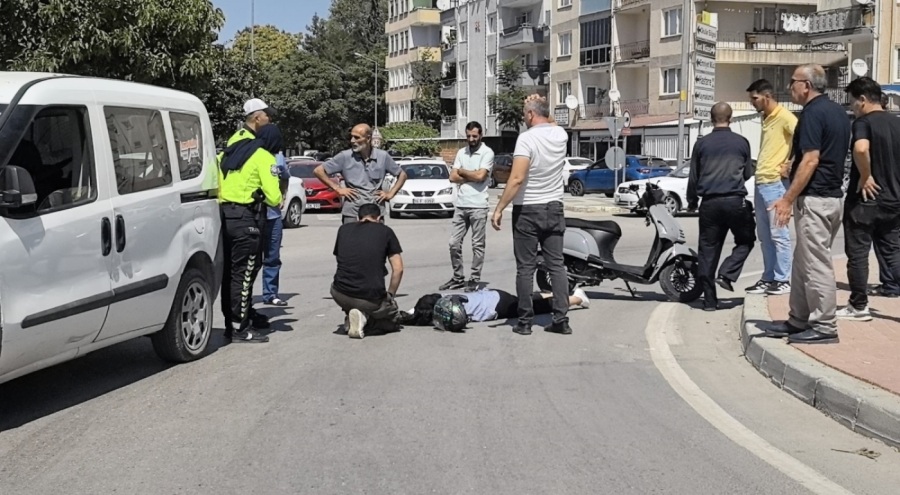 Bursa'da motosiklet ile kamyonet çarpıştı