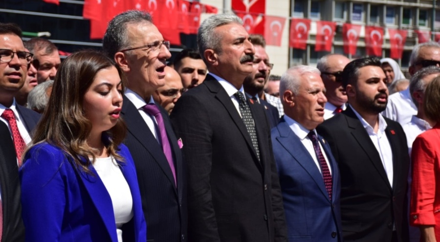 CHP Bursa'dan coşkulu 30 Ağustos Zafer Bayramı kutlaması