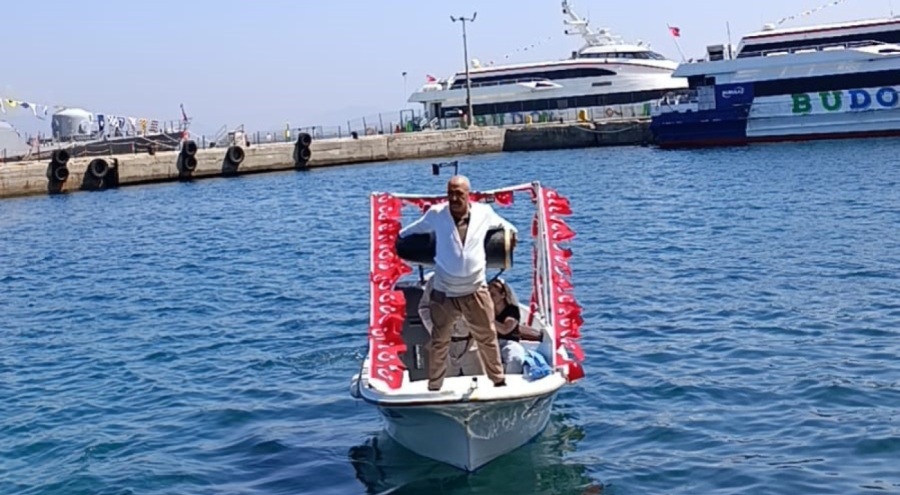 Mudanya'da Seyitonbaşı Senin Kahramanın ekibi yoğun ilgi ve alkışlarla karşılandı
