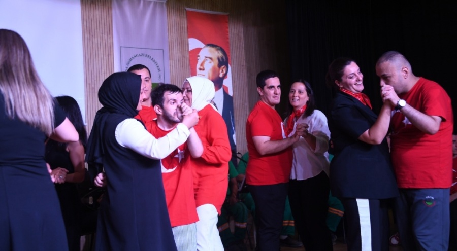 Engelli bireyler Osmangazi'de 30 Ağustos Zafer Bayramı'nı kutladı