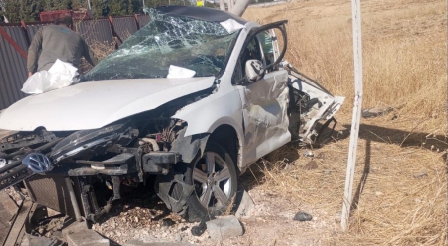 Diyarbakır'da belediye otobüsü ile otomobil çarpıştı: 1 ölü
