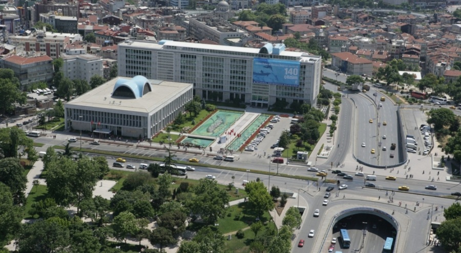 İBB soruşturmasında iki isim hakkında kırmızı bülten
