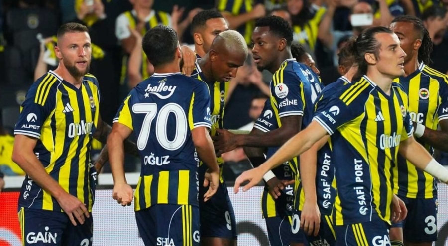 Fenerbahçe'de bir ayrılık daha!