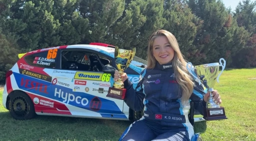 Bursa'nın engelli ralli pilotu Kübra Denizci Keskin, azmi ve başarılarıyla örnek oluyor