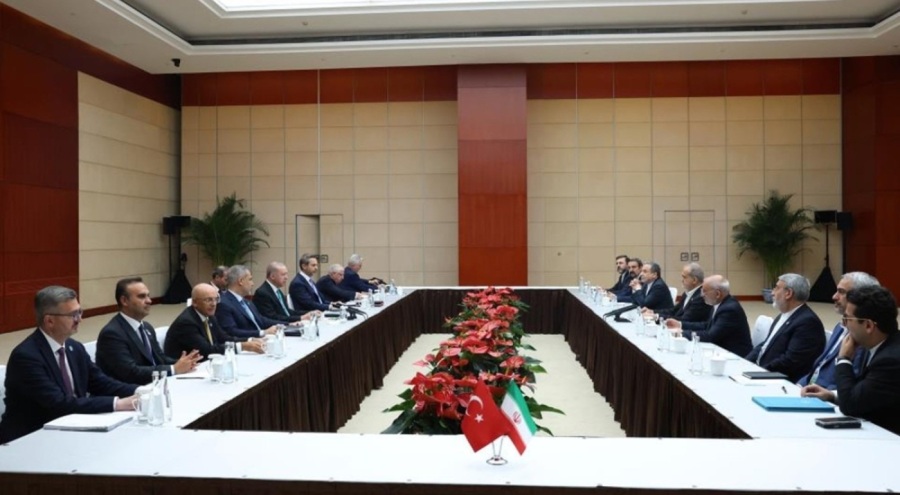 Cumhurbaşkanı Erdoğan, İran Cumhurbaşkanı Pezeşkiyan ile bir araya geldi