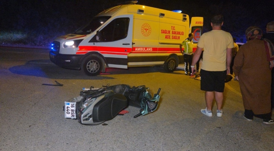 Bursa'da kaza! Motosiklet otomobille çarpıştı, 2 kardeş yaralandı