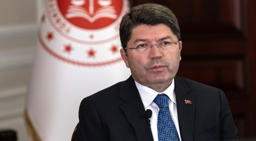 Bakan Tunç'tan, Özel'e 'soruşturma' yanıtı: 'Kendisi bir eczacı...'