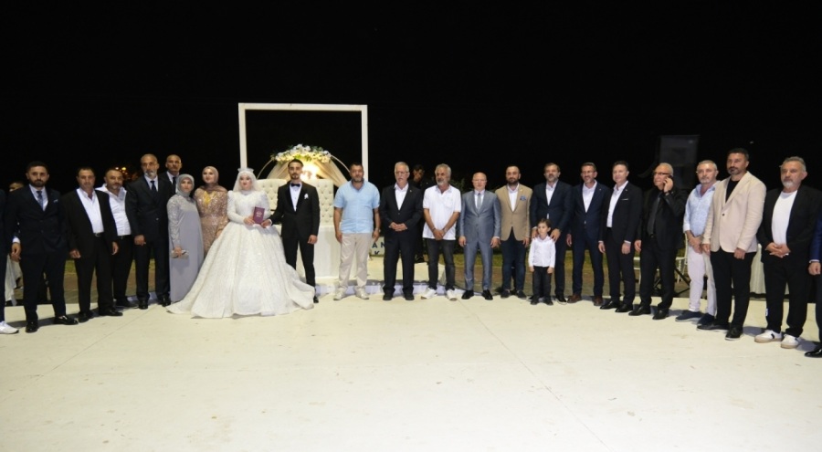 Bursa'da siyaset ve iş dünyasını buluşturan düğün