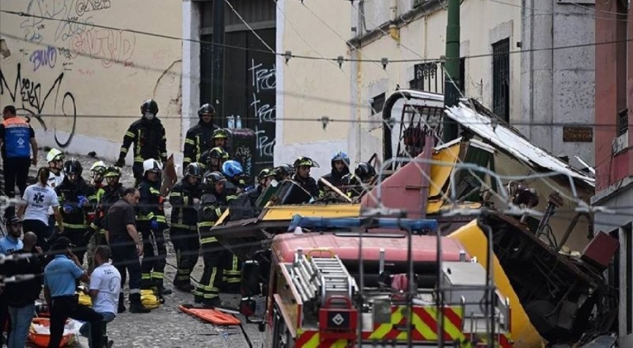 Portekiz'de tramvay raydan çıktı: 15 ölü, 18 yaralı