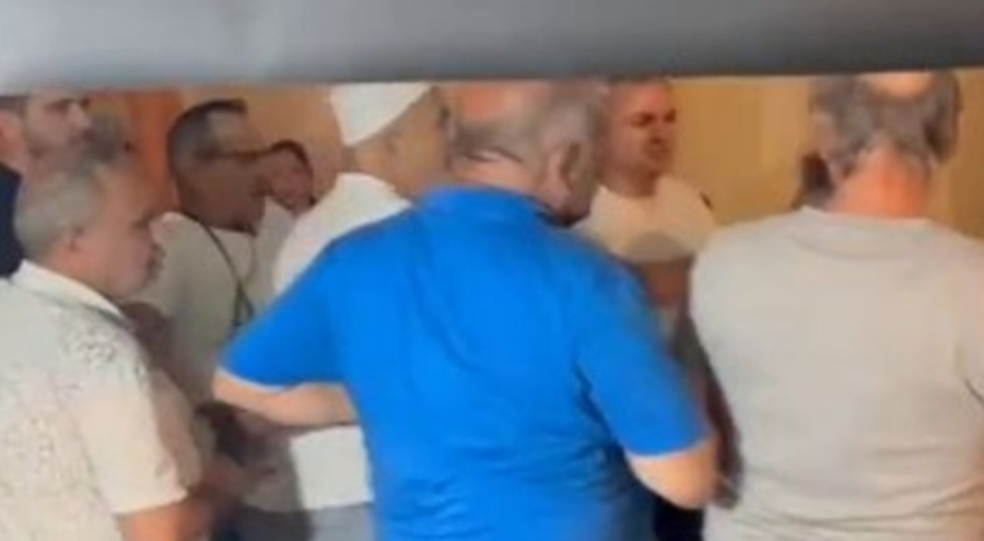 Bursa'da Mevlid Kandili'nde Atatürk bayrağı gerginliğe yol açtı