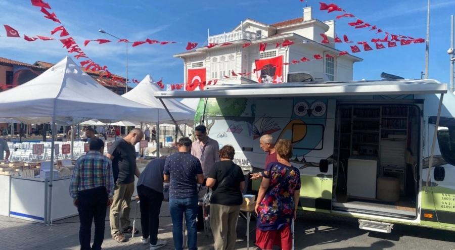 Nilüfer Belediyesi Gezici Kütüphane 7. Mudanya Kitap Fuarı'nda yerini aldı