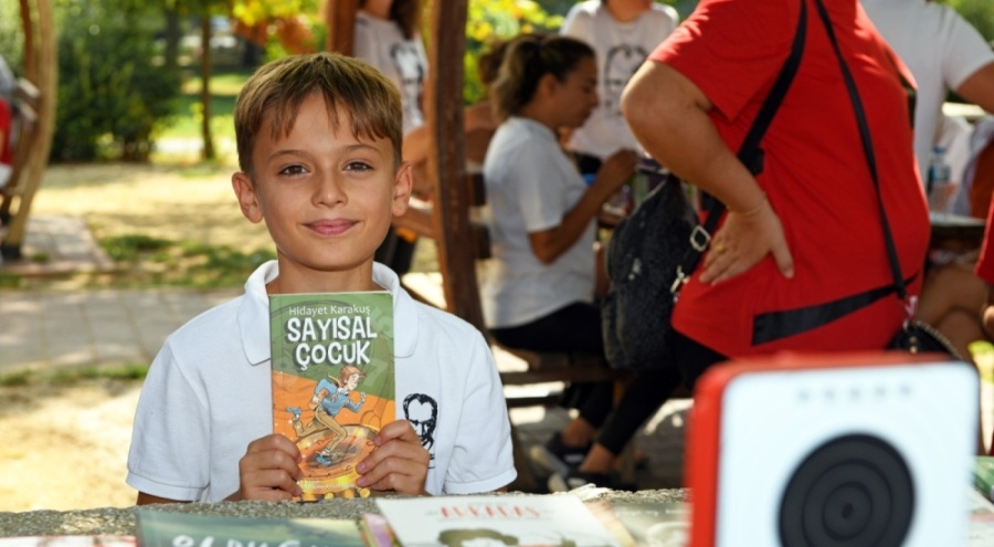 1 Kitap 1 Fidan kampanyasıyla sporcuların bağışı Osmangazi'de fidana dönüştü