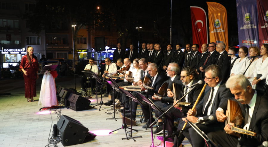 İnegöl Belediyesi TSM korosundan muhteşem konser