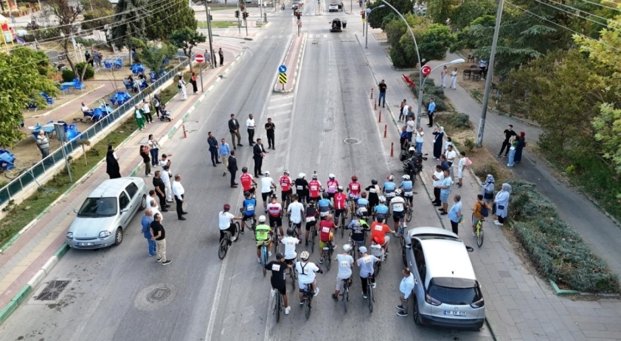 Biber Festivali kapsamında bisiklet yarışı nefes kesti