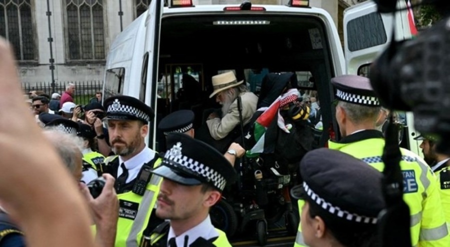 İngiltere'de yasaklı "Palestine Action" grubuna destek eylemi