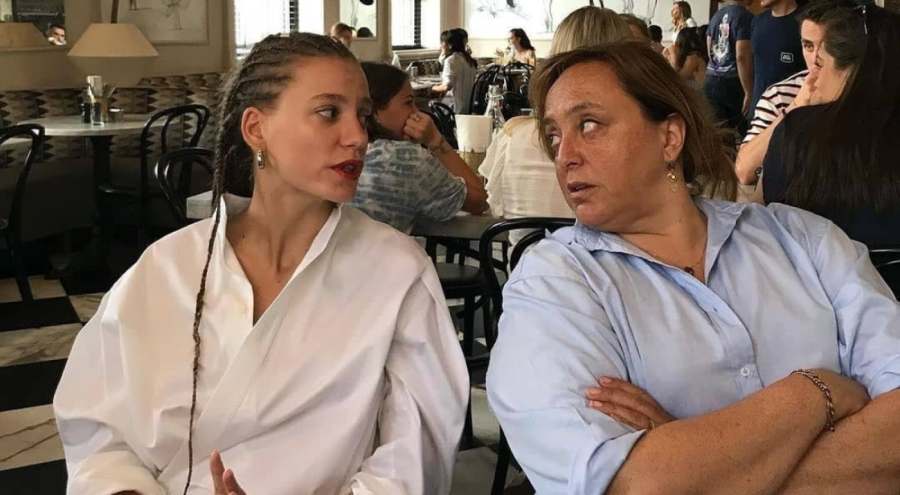 Serenay Sarıkaya'dan isyan: Bu kadın sessizlik içerisinde ölümünü bekliyor