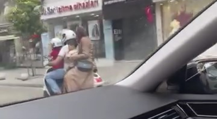 Bursa'da motosiklette tehlikeli yolculuk!