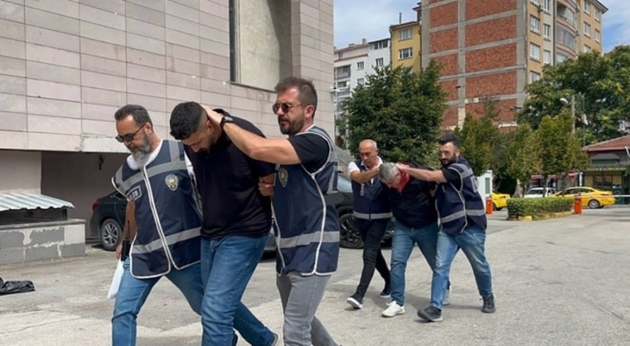 Ambulans kovalayan baba-oğul tutuklandı
