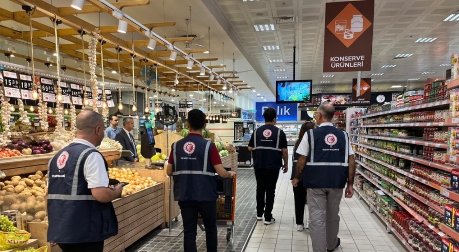 Ticaret Bakanlığı Bursa'da gıda ve marketleri denetledi