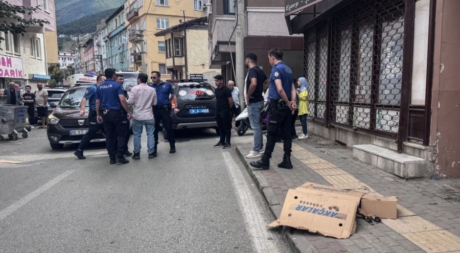 Bursa'da aile içi şiddet ihbarına giden 2 polis yaralandı