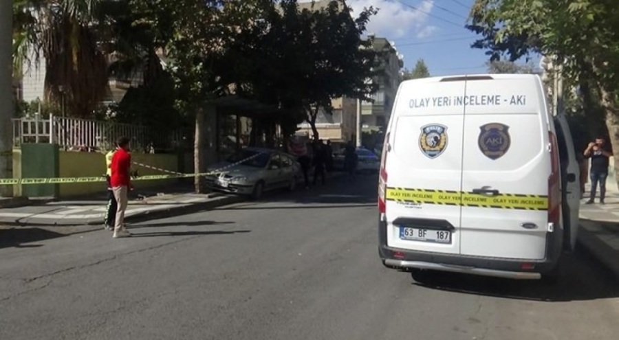Otomobil durağa daldı: 8 yaşındaki çocuk öldü, anne ve ağabey yaralandı