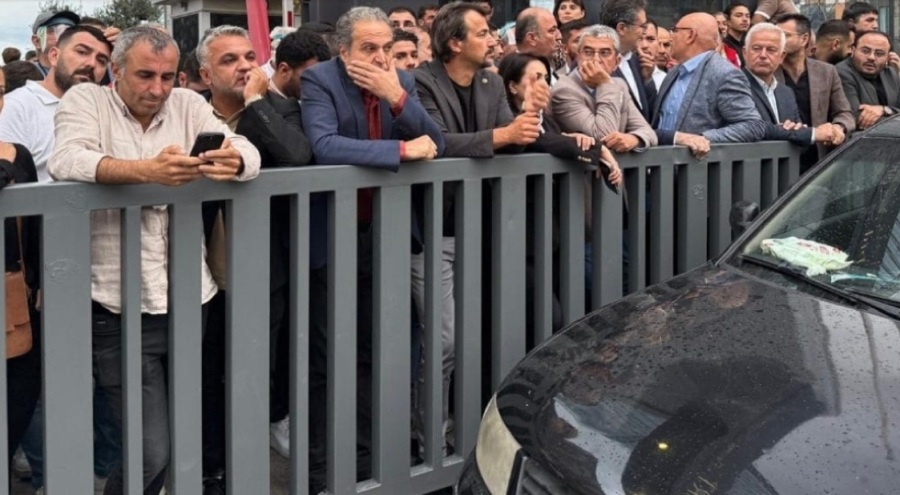 CHP İstanbul İl Başkanlığı önünde son durum!