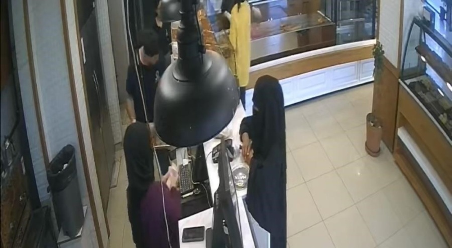 Bursa'daki kadın tırnakçılar yakalandı!