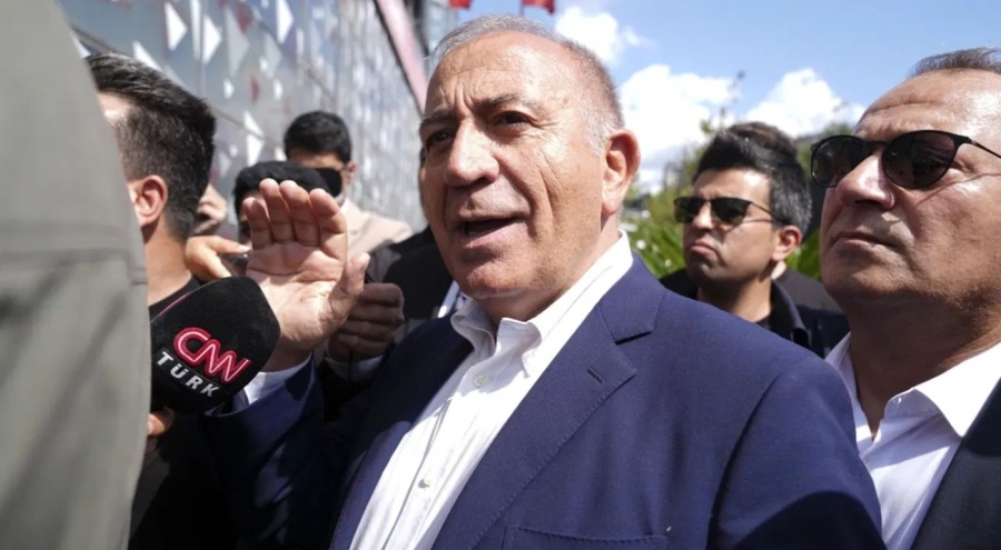 'İstesem 30 bin kişiyle gelirdim' diyen kayyum Gürsel Tekin'e yanıt: 'Kuru sıkı tabanca gibi süre...