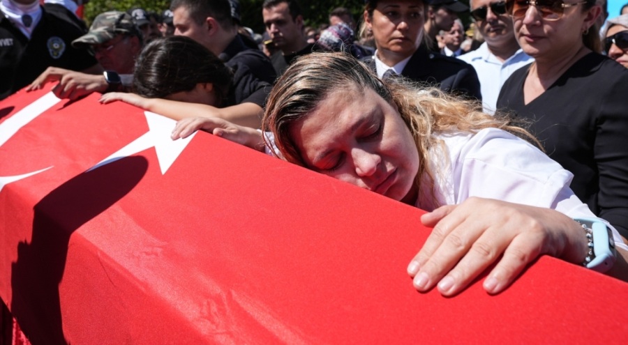 Polis merkezine silahlı saldırıda şehit olan polisler son yolculuğuna uğurlandı