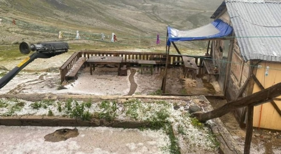 Rize'de yaylalarda dolu yağışı