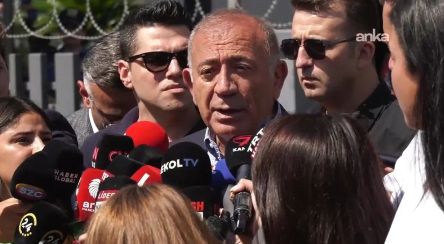 Kayyum Gürsel Tekin, CHP'nin eski İstanbul İl Binası'na geldi: İşimize bakacağız