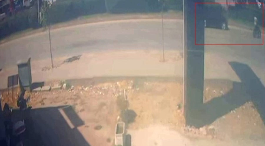 Bursa'da elektrikli bisiklet ile otomobil çarpıştı