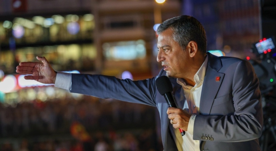 Özgür Özel: "Cumhuriyet Halk Partisi, majestelerinin muhalefet partisi değildir, olmayacak"