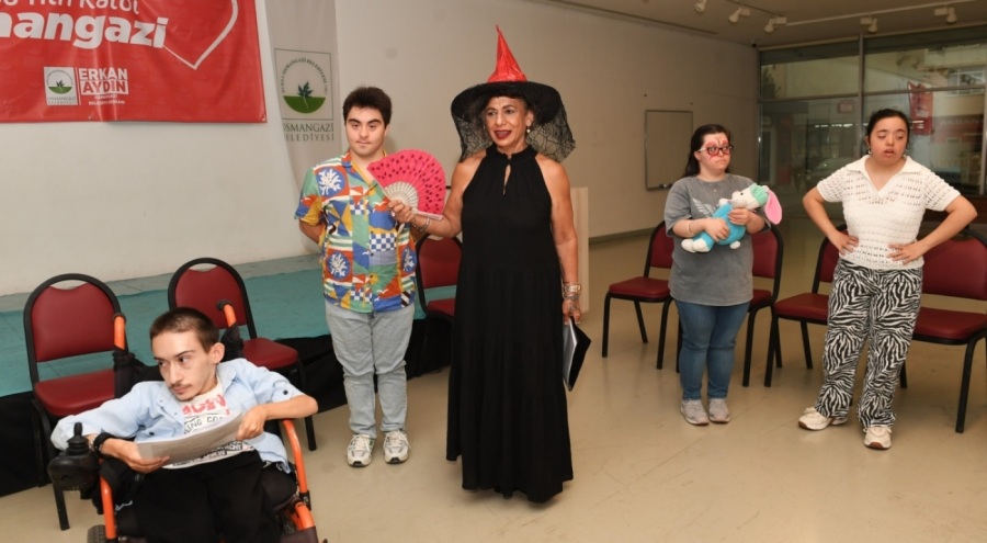 Osmangazi'de engelli bireylerden 3 Aralık'a özel tiyatro gösterisi