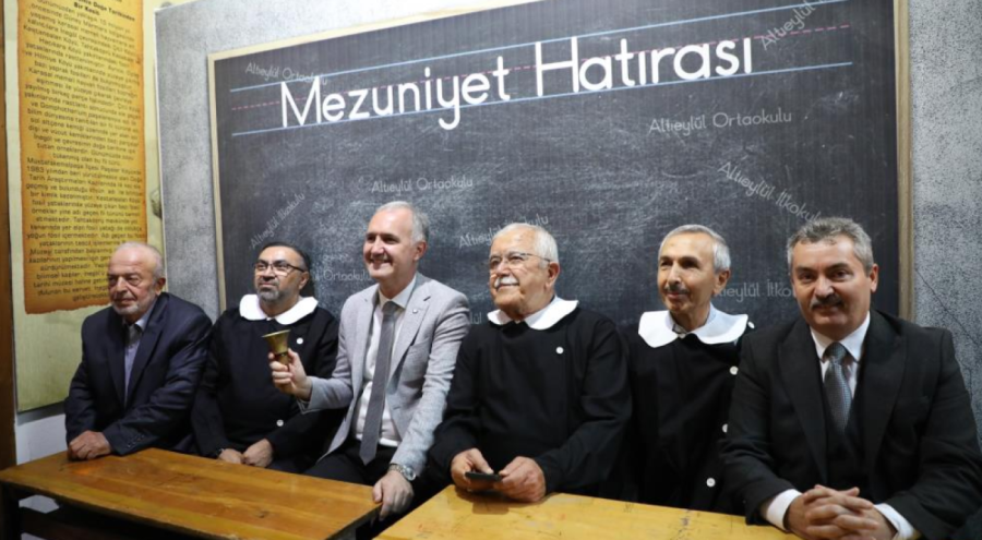 70 yıllık Altıeylül okulu hatıraları İnegöl kent müzesinde canlandı