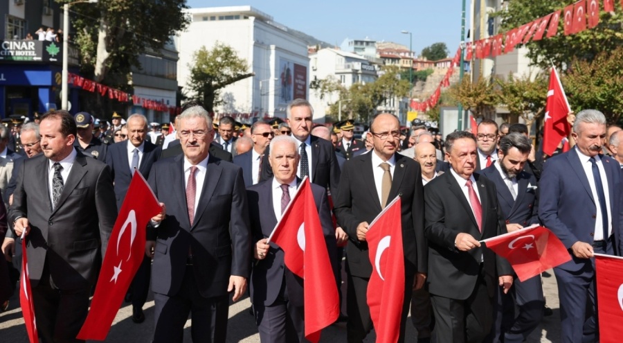Bursa'yı kurtuluş gururu sardı! "Yaşasın bağımsızlık, yaşasın Bursa"