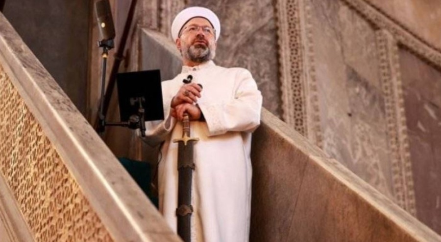 Diyanet'in cuma hutbesinde 'Manifest' göndermesi