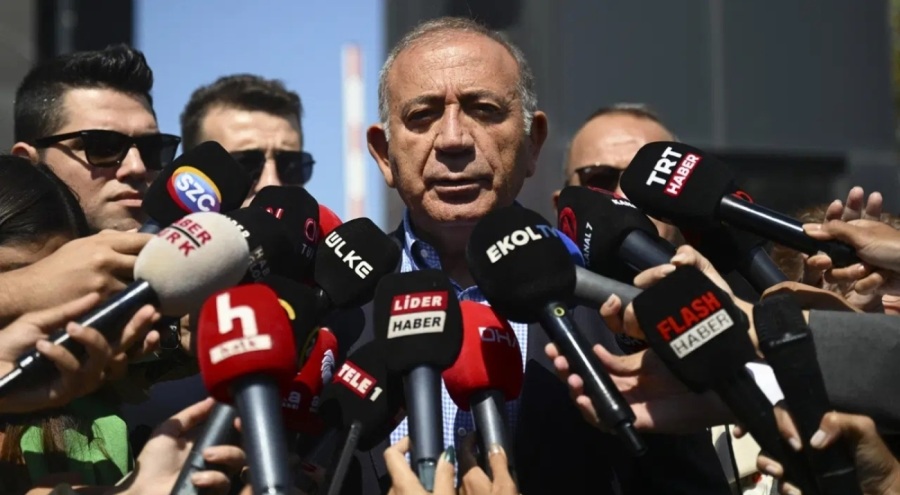 Gürsel Tekin: 'Arkadaşlar binanın temizliğini yapmak için o listeyi vermiş'