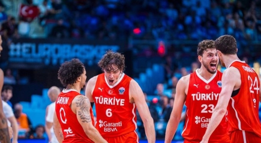 12 Dev Adam finalde! Yunanistan'ı darmadığın ettiler