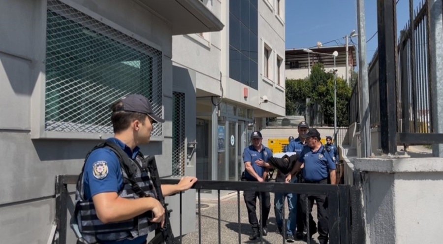 Bursa'da 27 yıl 10 ayla aranan 16 yaşındaki şüpheliyi polis yakaladı