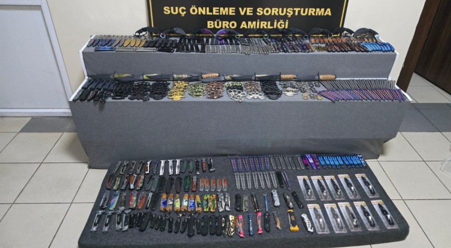 Kocaeli'de 405 adet ruhsatsız kesici alet ele geçirildi