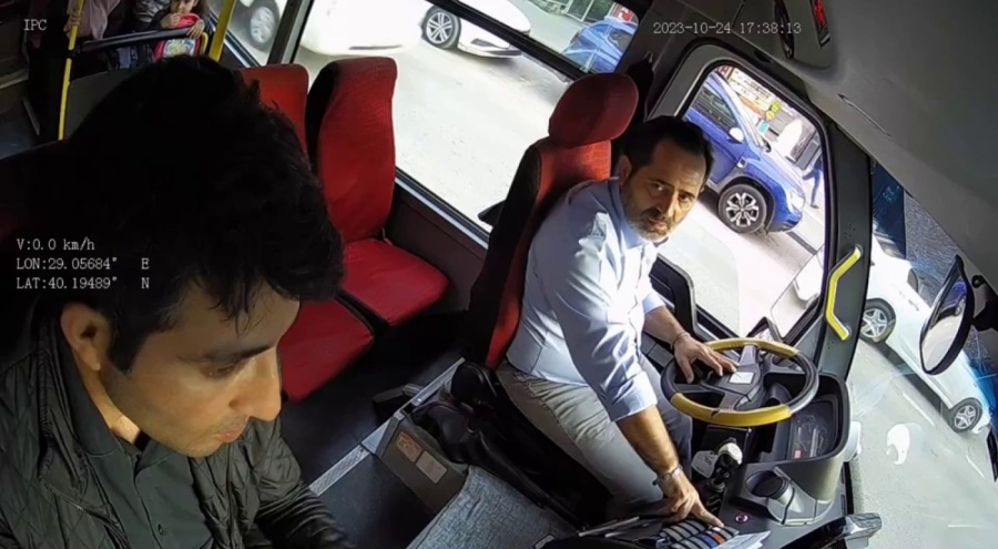 Bursa'da engelli bireyi önce otobüsten indirdi, sonra darp etmeye çalıştı