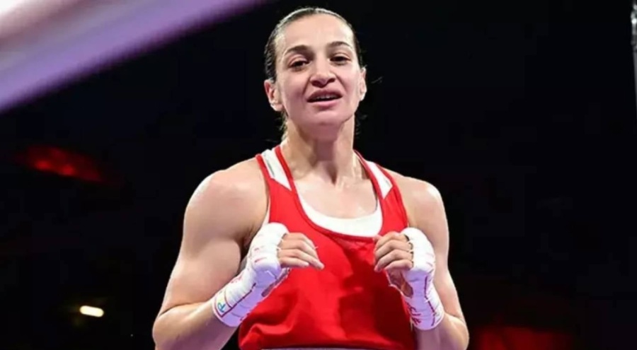 Milli boksör Buse Naz Çakıroğlu, Dünya Boks Şampiyonası'nda finalde