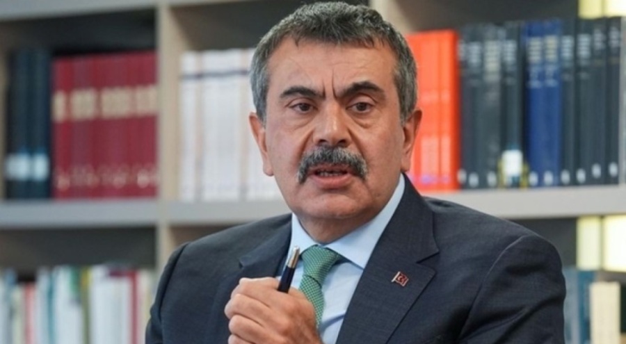 Bakan Tekin'den tartışma yaratan sözler: 'Feveran edeceğinize çocuğunuzu ucuz okullara gönderin'