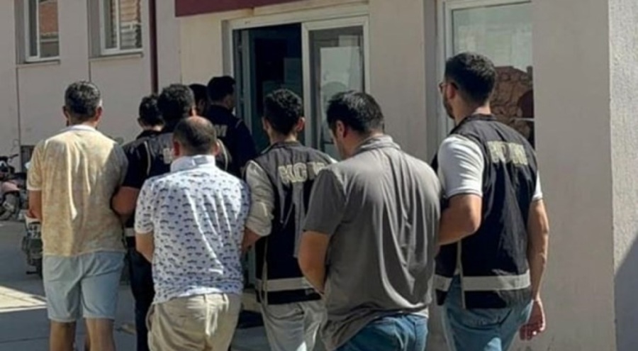 Tekne ile kaçmaya çalışan FETÖ'cüler yakalandı