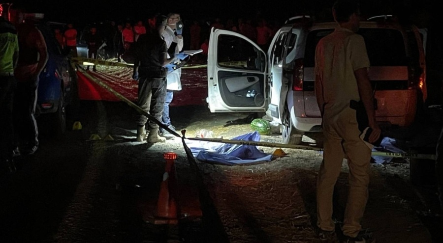 Araca düzenlenen silahlı saldırıda aynı aileden 4 kişi hayatını kaybetti