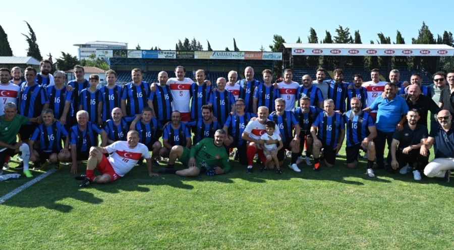Futbolun efsaneleri Karacabey için sahaya çıktı