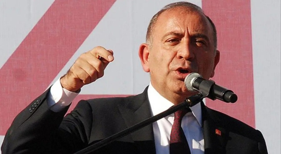Gürsel Tekin, kurultay davası sürerken CHP'nin Sarıyer'deki binasına geldi
